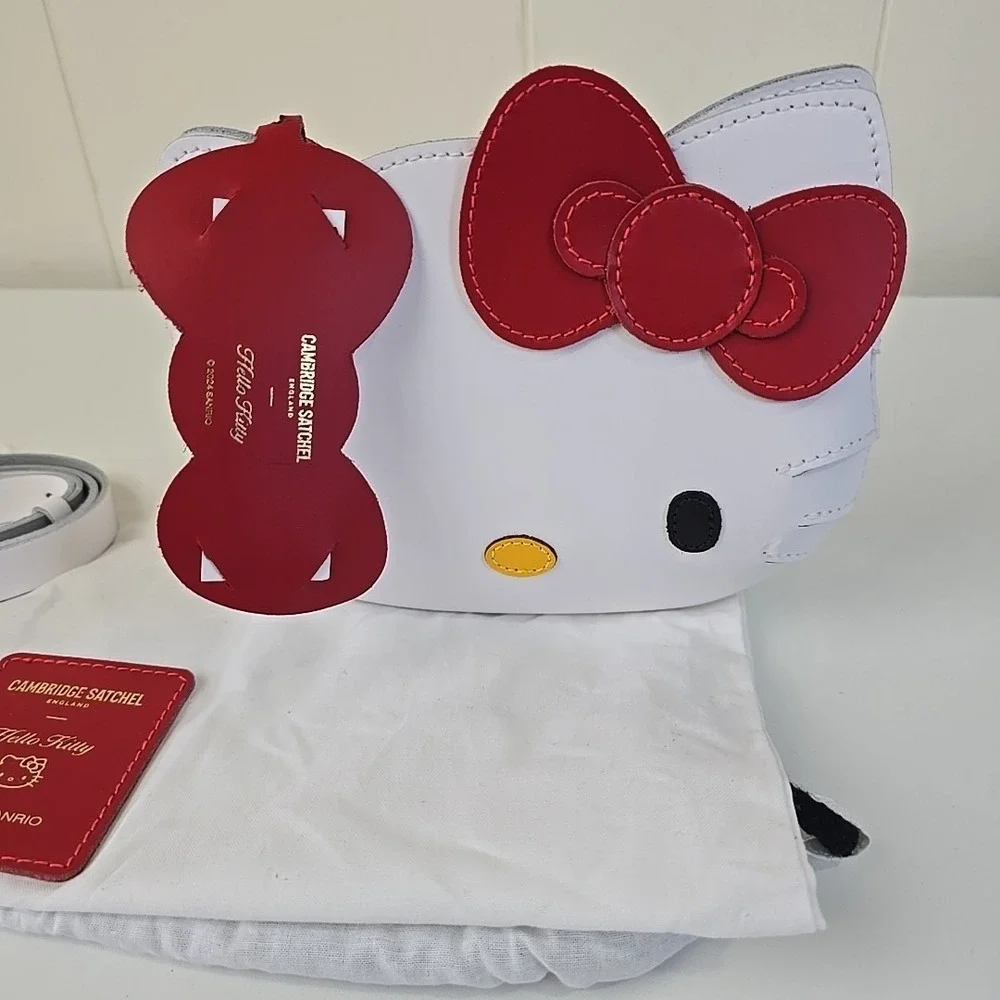 HELLO KITTY Face Bag Cambridge Satchel White LEATHER England Crossbody Purse NEW